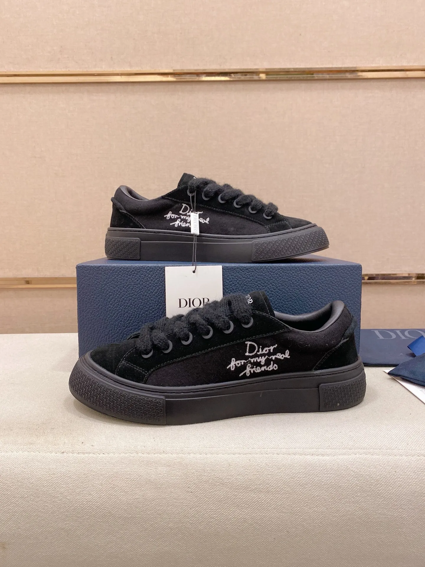 Factory price: 300 Men's shoes 💰[Dior·Dior] Top 🔍Couple style 💏🔍New casual sports style couple shoes, new four-season design, perfect workmanship, lace-up lazy style to create cabinet quality, upper: imported first-layer cowhide, sheepskin lining is soft and comfortable, ultra-light TPU wear-resistant outsole, simple, versatile fashion men's shoes, excellent color code number 35--44